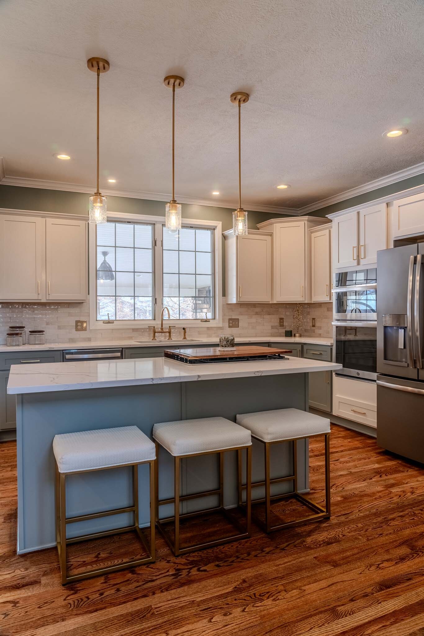 Modern Kitchen Island Installation
